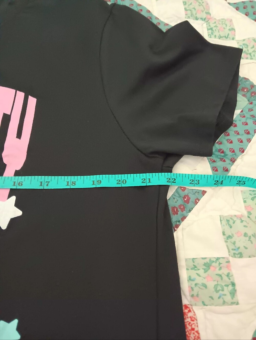 Hello Kitty T-Shirt - Picture 4 of 11